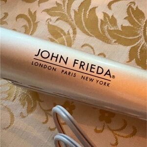 John Frieda hair straightener